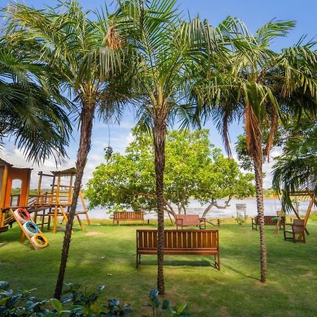 Apto Guarajuba Praia Condominio Porto Smeralda-100 Metros Da Praia Екстер'єр фото